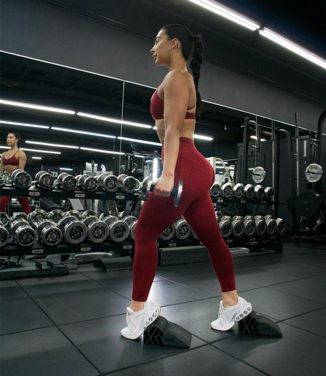 Lauralie Chapados Split Squats